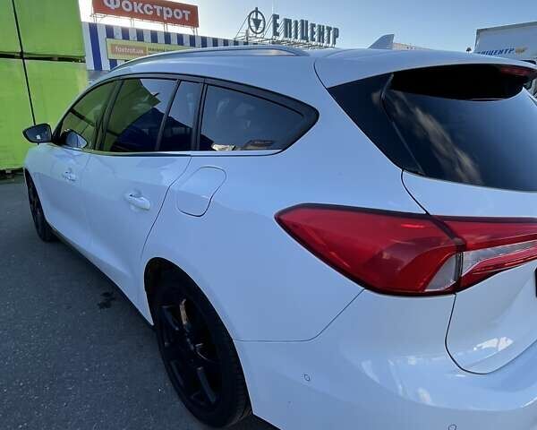 Белый Форд Фокус, объемом двигателя 2 л и пробегом 205 тыс. км за 14900 $, фото 1 на Automoto.ua