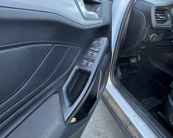 Белый Форд Фокус, объемом двигателя 2 л и пробегом 205 тыс. км за 14900 $, фото 12 на Automoto.ua