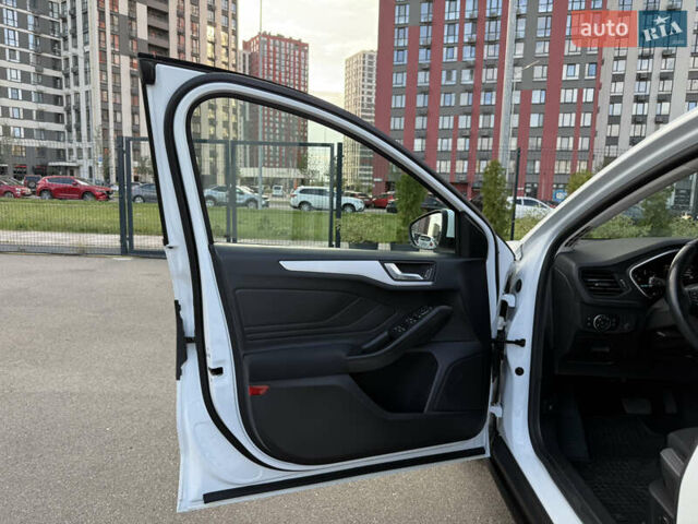 Белый Форд Фокус, объемом двигателя 2 л и пробегом 218 тыс. км за 16500 $, фото 20 на Automoto.ua