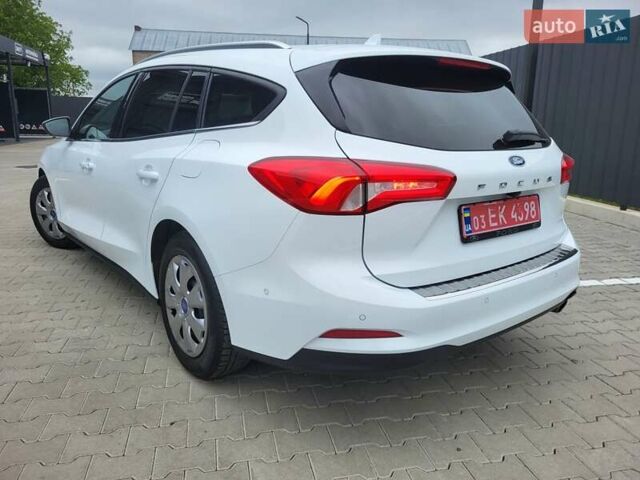 Белый Форд Фокус, объемом двигателя 1.5 л и пробегом 190 тыс. км за 14500 $, фото 65 на Automoto.ua