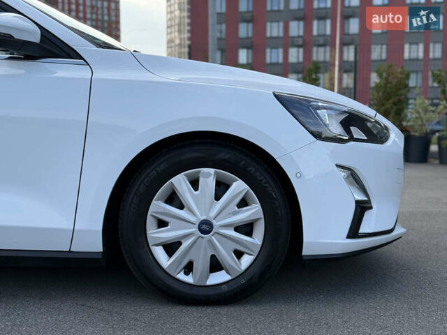 Белый Форд Фокус, объемом двигателя 2 л и пробегом 218 тыс. км за 16500 $, фото 14 на Automoto.ua