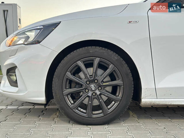 Белый Форд Фокус, объемом двигателя 1.5 л и пробегом 160 тыс. км за 15500 $, фото 8 на Automoto.ua