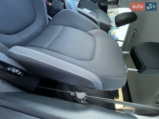 Белый Форд Фокус, объемом двигателя 2 л и пробегом 205 тыс. км за 14900 $, фото 11 на Automoto.ua