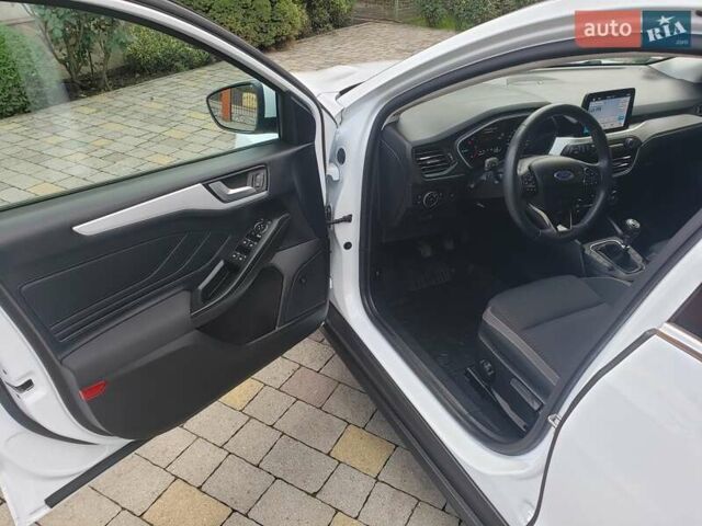 Белый Форд Фокус, объемом двигателя 1.5 л и пробегом 187 тыс. км за 13950 $, фото 46 на Automoto.ua
