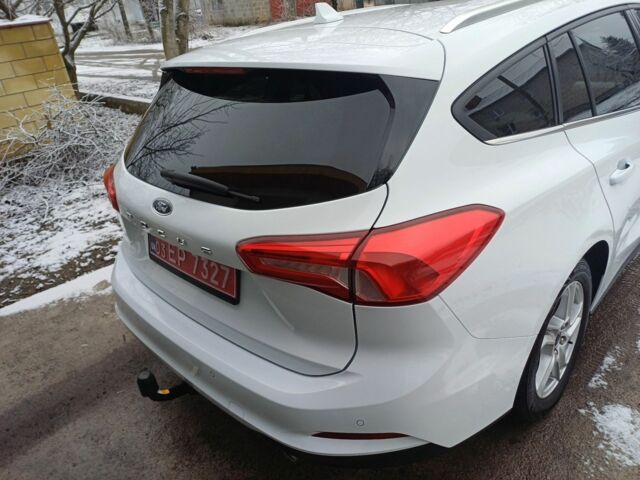Белый Форд Фокус, объемом двигателя 1.5 л и пробегом 175 тыс. км за 12800 $, фото 9 на Automoto.ua