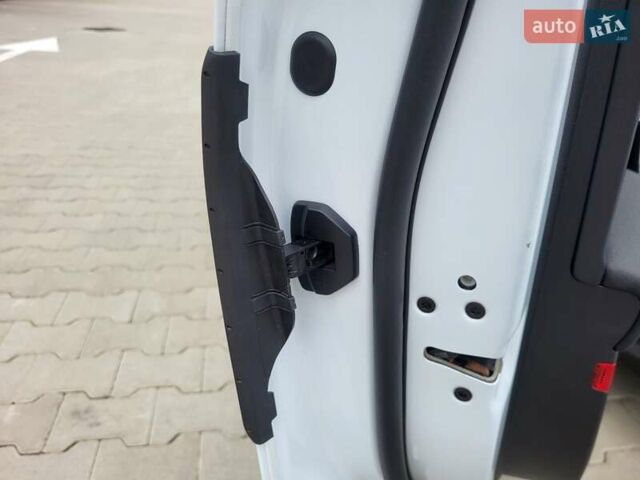 Белый Форд Фокус, объемом двигателя 1.5 л и пробегом 190 тыс. км за 14500 $, фото 73 на Automoto.ua