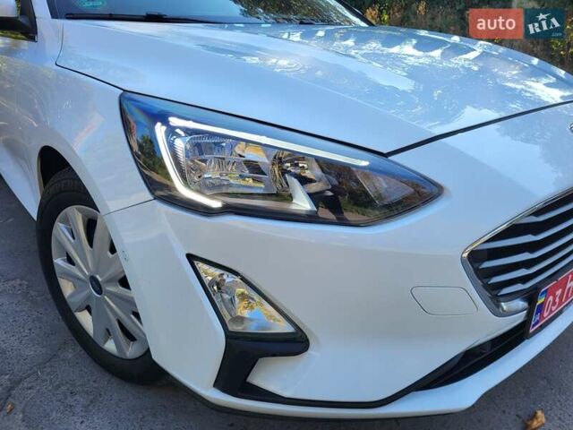 Белый Форд Фокус, объемом двигателя 1.5 л и пробегом 160 тыс. км за 13999 $, фото 10 на Automoto.ua