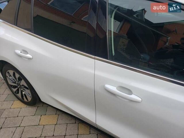 Белый Форд Фокус, объемом двигателя 1.5 л и пробегом 187 тыс. км за 13950 $, фото 36 на Automoto.ua