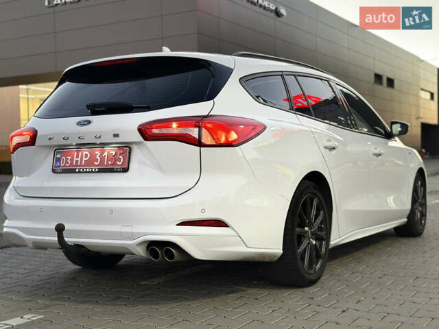 Белый Форд Фокус, объемом двигателя 1.5 л и пробегом 160 тыс. км за 15500 $, фото 4 на Automoto.ua