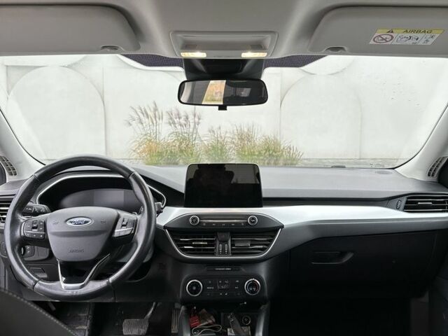 Белый Форд Фокус, объемом двигателя 1.5 л и пробегом 231 тыс. км за 12900 $, фото 5 на Automoto.ua