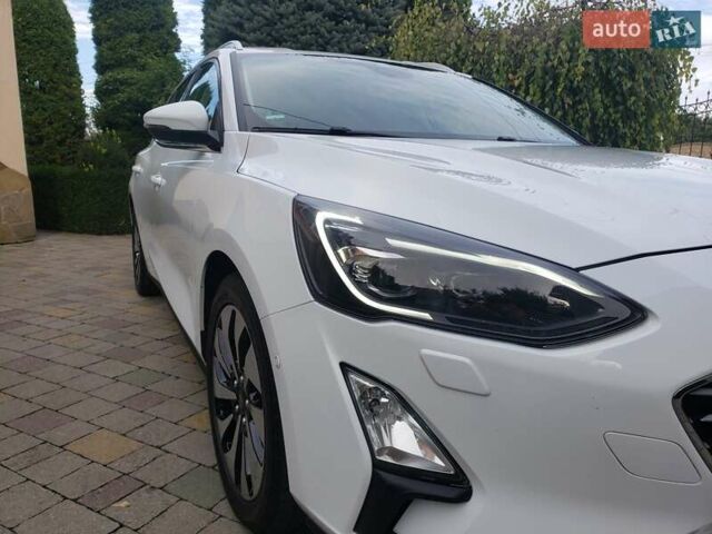 Белый Форд Фокус, объемом двигателя 1.5 л и пробегом 187 тыс. км за 13950 $, фото 31 на Automoto.ua