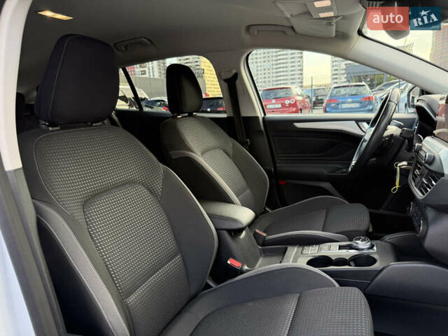 Белый Форд Фокус, объемом двигателя 2 л и пробегом 218 тыс. км за 16500 $, фото 43 на Automoto.ua