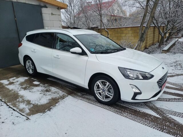 Белый Форд Фокус, объемом двигателя 1.5 л и пробегом 175 тыс. км за 12800 $, фото 6 на Automoto.ua