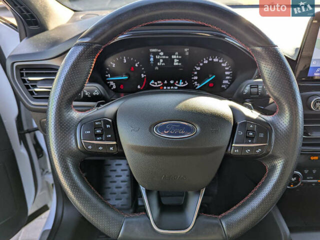 Белый Форд Фокус, объемом двигателя 1.5 л и пробегом 160 тыс. км за 15500 $, фото 14 на Automoto.ua
