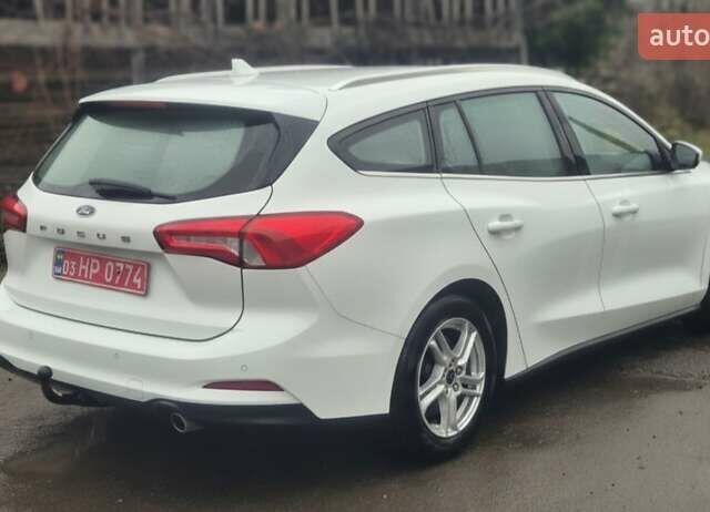 Білий Форд Фокус, об'ємом двигуна 1.5 л та пробігом 199 тис. км за 11900 $, фото 5 на Automoto.ua