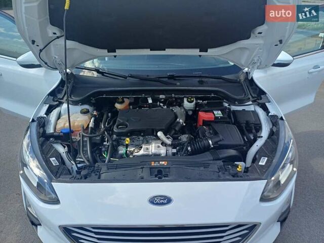 Белый Форд Фокус, объемом двигателя 1.5 л и пробегом 175 тыс. км за 11999 $, фото 32 на Automoto.ua