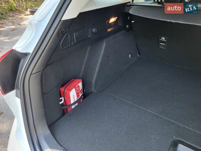 Белый Форд Фокус, объемом двигателя 1.5 л и пробегом 160 тыс. км за 13999 $, фото 48 на Automoto.ua