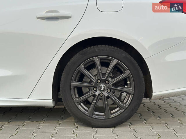 Белый Форд Фокус, объемом двигателя 1.5 л и пробегом 160 тыс. км за 15500 $, фото 7 на Automoto.ua