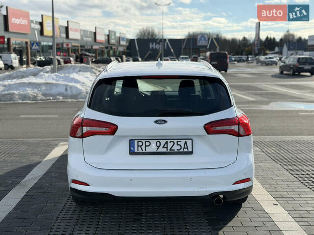 Белый Форд Фокус, объемом двигателя 1.5 л и пробегом 234 тыс. км за 7200 $, фото 3 на Automoto.ua