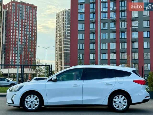 Белый Форд Фокус, объемом двигателя 2 л и пробегом 218 тыс. км за 16500 $, фото 7 на Automoto.ua