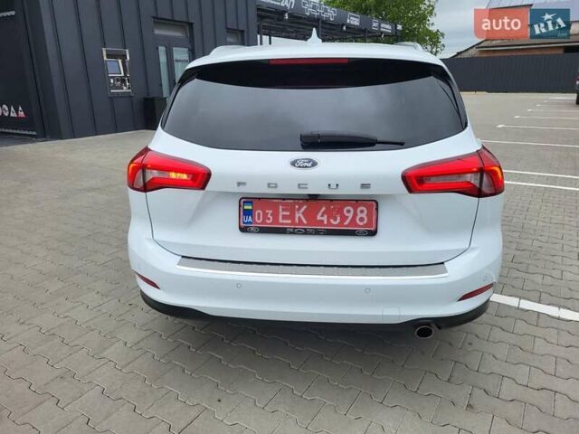 Белый Форд Фокус, объемом двигателя 1.5 л и пробегом 190 тыс. км за 14500 $, фото 67 на Automoto.ua