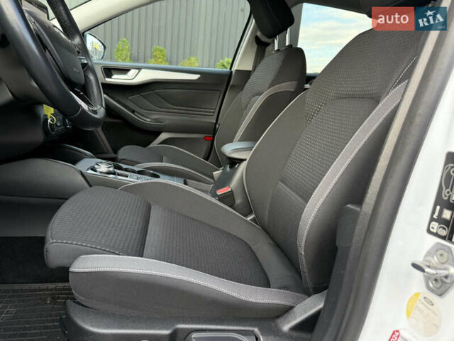 Белый Форд Фокус, объемом двигателя 2 л и пробегом 218 тыс. км за 16500 $, фото 22 на Automoto.ua