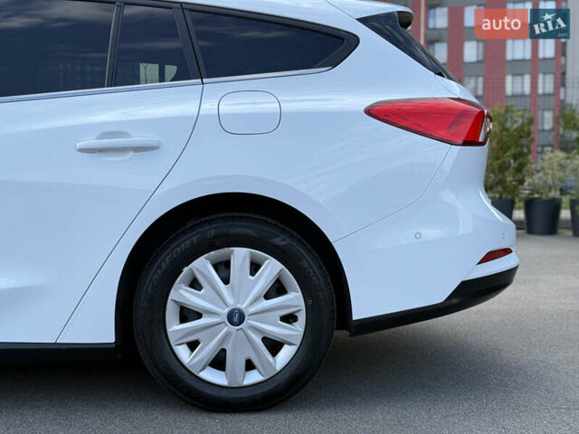 Белый Форд Фокус, объемом двигателя 2 л и пробегом 218 тыс. км за 16500 $, фото 15 на Automoto.ua