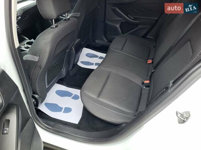 Белый Форд Фокус, объемом двигателя 1.5 л и пробегом 190 тыс. км за 14500 $, фото 16 на Automoto.ua