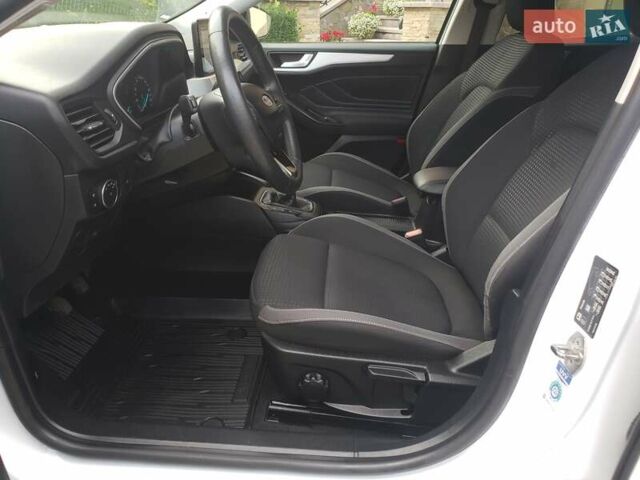 Белый Форд Фокус, объемом двигателя 1.5 л и пробегом 187 тыс. км за 13950 $, фото 48 на Automoto.ua