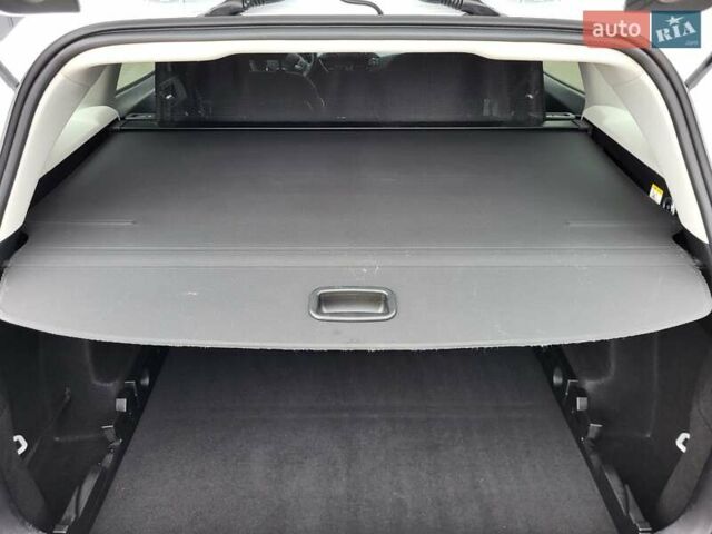 Белый Форд Фокус, объемом двигателя 1.5 л и пробегом 190 тыс. км за 14500 $, фото 23 на Automoto.ua