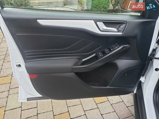 Белый Форд Фокус, объемом двигателя 1.5 л и пробегом 187 тыс. км за 13950 $, фото 47 на Automoto.ua