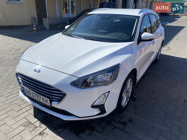 Белый Форд Фокус, объемом двигателя 1.5 л и пробегом 86 тыс. км за 12900 $, фото 2 на Automoto.ua