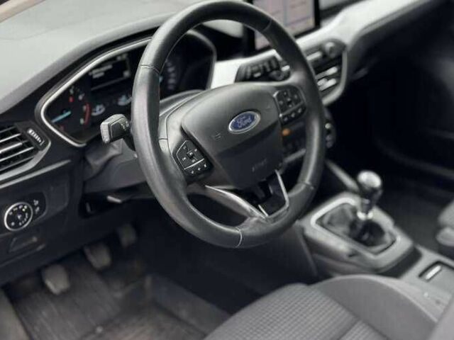 Белый Форд Фокус, объемом двигателя 1.5 л и пробегом 72 тыс. км за 12800 $, фото 5 на Automoto.ua