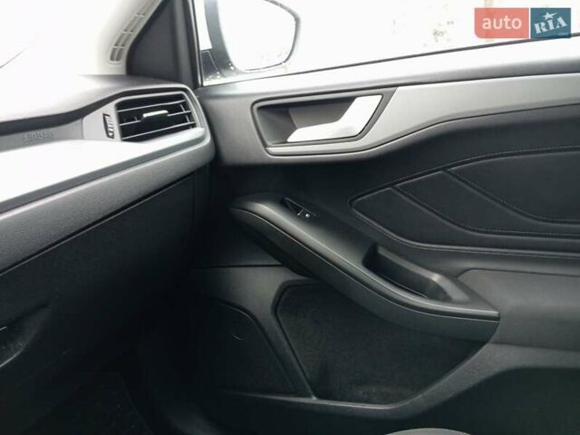 Белый Форд Фокус, объемом двигателя 1.5 л и пробегом 208 тыс. км за 11500 $, фото 12 на Automoto.ua