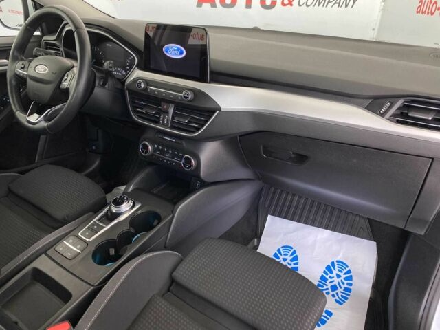 Белый Форд Фокус, объемом двигателя 1.5 л и пробегом 194 тыс. км за 13950 $, фото 12 на Automoto.ua