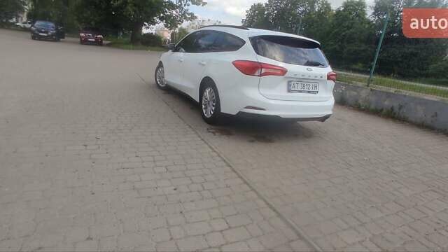 Белый Форд Фокус, объемом двигателя 1.5 л и пробегом 208 тыс. км за 11500 $, фото 4 на Automoto.ua