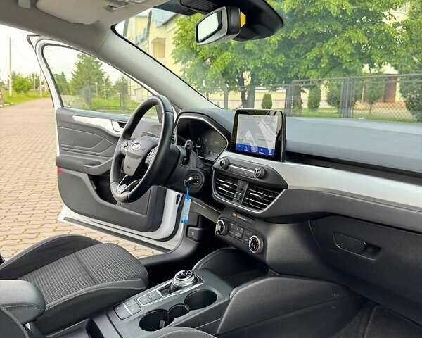 Белый Форд Фокус, объемом двигателя 1.5 л и пробегом 230 тыс. км за 12600 $, фото 17 на Automoto.ua