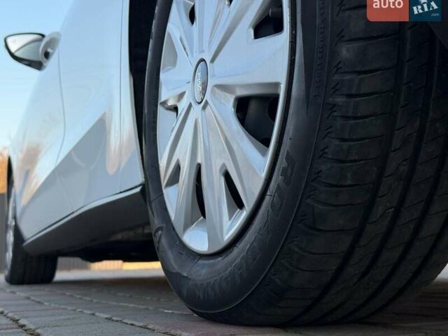 Белый Форд Фокус, объемом двигателя 2 л и пробегом 194 тыс. км за 13999 $, фото 27 на Automoto.ua