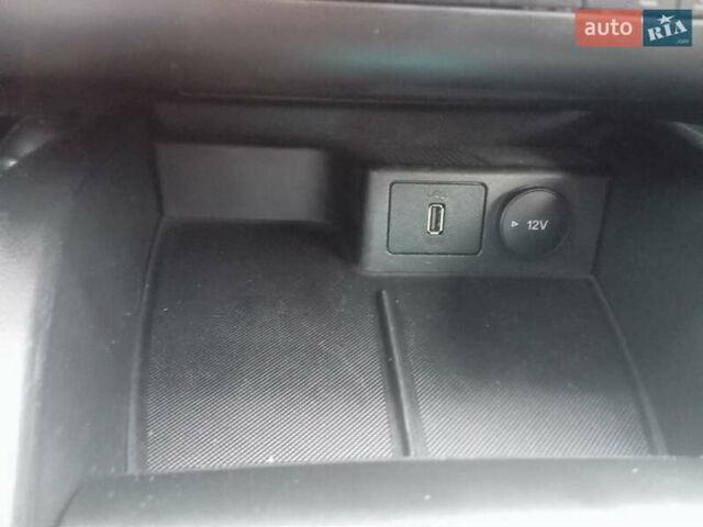 Белый Форд Фокус, объемом двигателя 1.5 л и пробегом 208 тыс. км за 11500 $, фото 13 на Automoto.ua