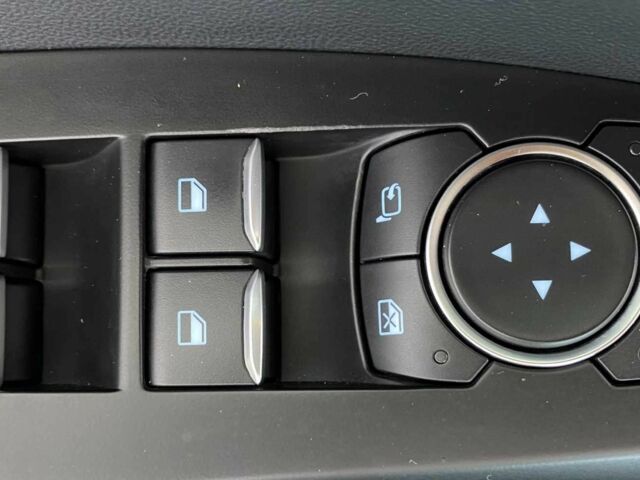 Белый Форд Фокус, объемом двигателя 1.5 л и пробегом 194 тыс. км за 13950 $, фото 9 на Automoto.ua