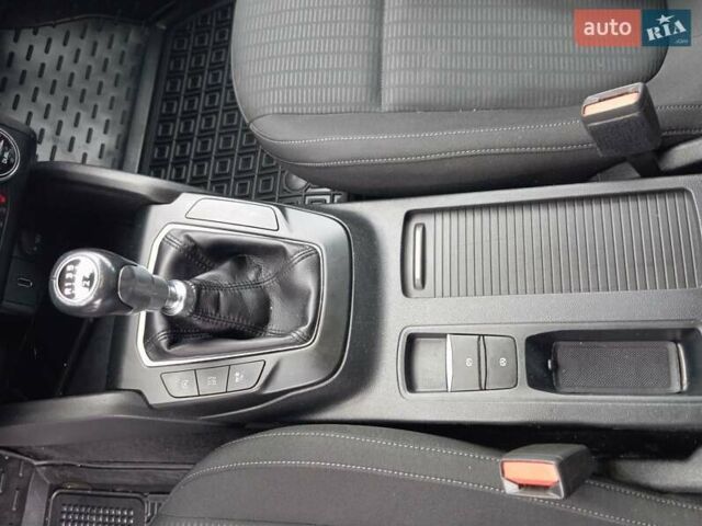 Белый Форд Фокус, объемом двигателя 1.5 л и пробегом 208 тыс. км за 11500 $, фото 18 на Automoto.ua