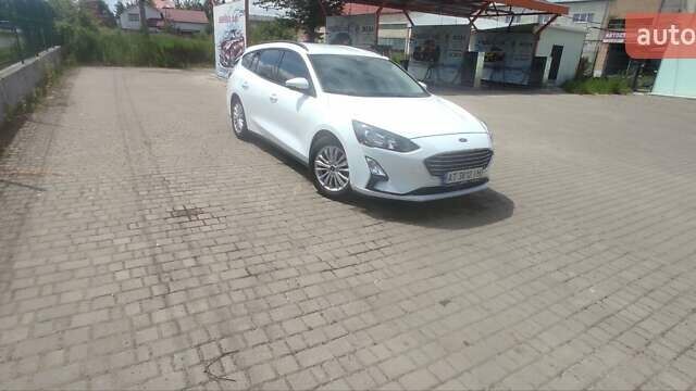 Белый Форд Фокус, объемом двигателя 1.5 л и пробегом 208 тыс. км за 11500 $, фото 5 на Automoto.ua