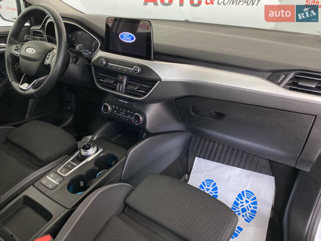 Белый Форд Фокус, объемом двигателя 1.5 л и пробегом 194 тыс. км за 13950 $, фото 14 на Automoto.ua