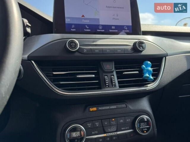 Белый Форд Фокус, объемом двигателя 1.5 л и пробегом 82 тыс. км за 14300 $, фото 13 на Automoto.ua