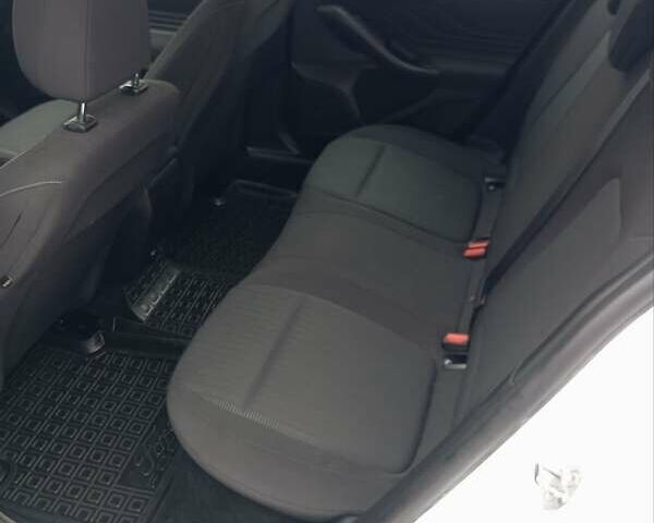 Белый Форд Фокус, объемом двигателя 1.5 л и пробегом 208 тыс. км за 11500 $, фото 20 на Automoto.ua