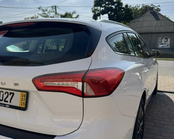 Белый Форд Фокус, объемом двигателя 1.5 л и пробегом 161 тыс. км за 13999 $, фото 33 на Automoto.ua