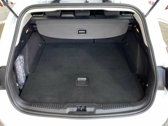 Белый Форд Фокус, объемом двигателя 1.5 л и пробегом 194 тыс. км за 13950 $, фото 4 на Automoto.ua