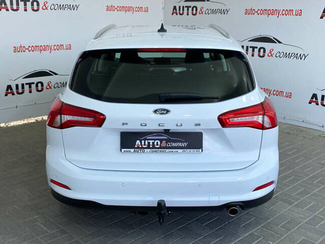 Белый Форд Фокус, объемом двигателя 1.5 л и пробегом 194 тыс. км за 13950 $, фото 3 на Automoto.ua