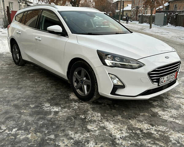Белый Форд Фокус, объемом двигателя 0 л и пробегом 196 тыс. км за 15900 $, фото 1 на Automoto.ua
