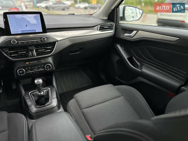 Белый Форд Фокус, объемом двигателя 1.5 л и пробегом 140 тыс. км за 14500 $, фото 23 на Automoto.ua